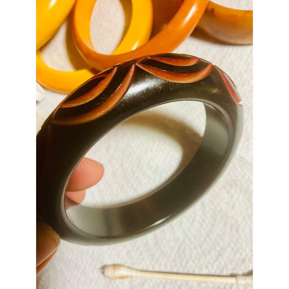 Deep carved Bangle RARE tribal intertwined beautiful knotwork bracelet Bakelite